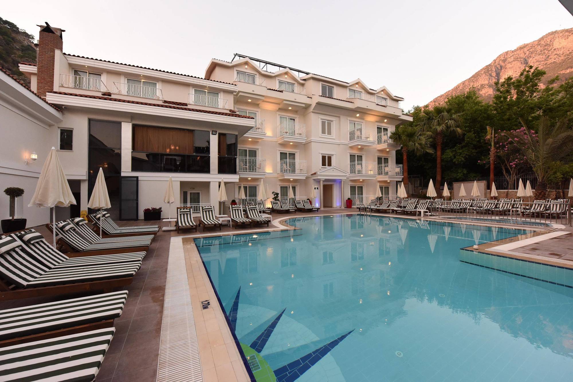 Montebello Deluxe Hotel Oludeniz Exterior photo