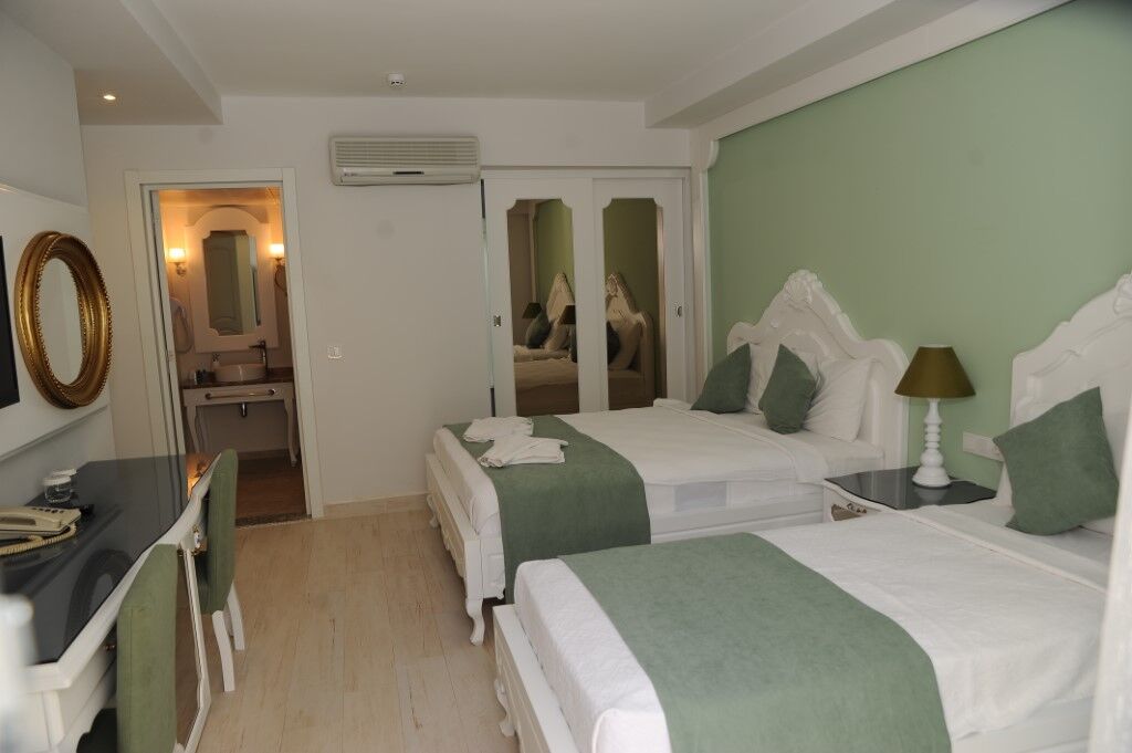 Montebello Deluxe Hotel Oludeniz Exterior photo